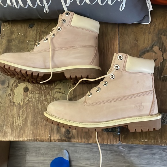 Timberlands Womens nutbuck light Pink ankle boots Size 8 Excellent SOLD - Picture 6 of 10